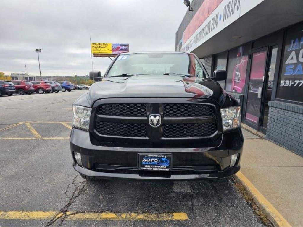 RAM 1500 4WD Crew Cab 140.5" Express 2015
