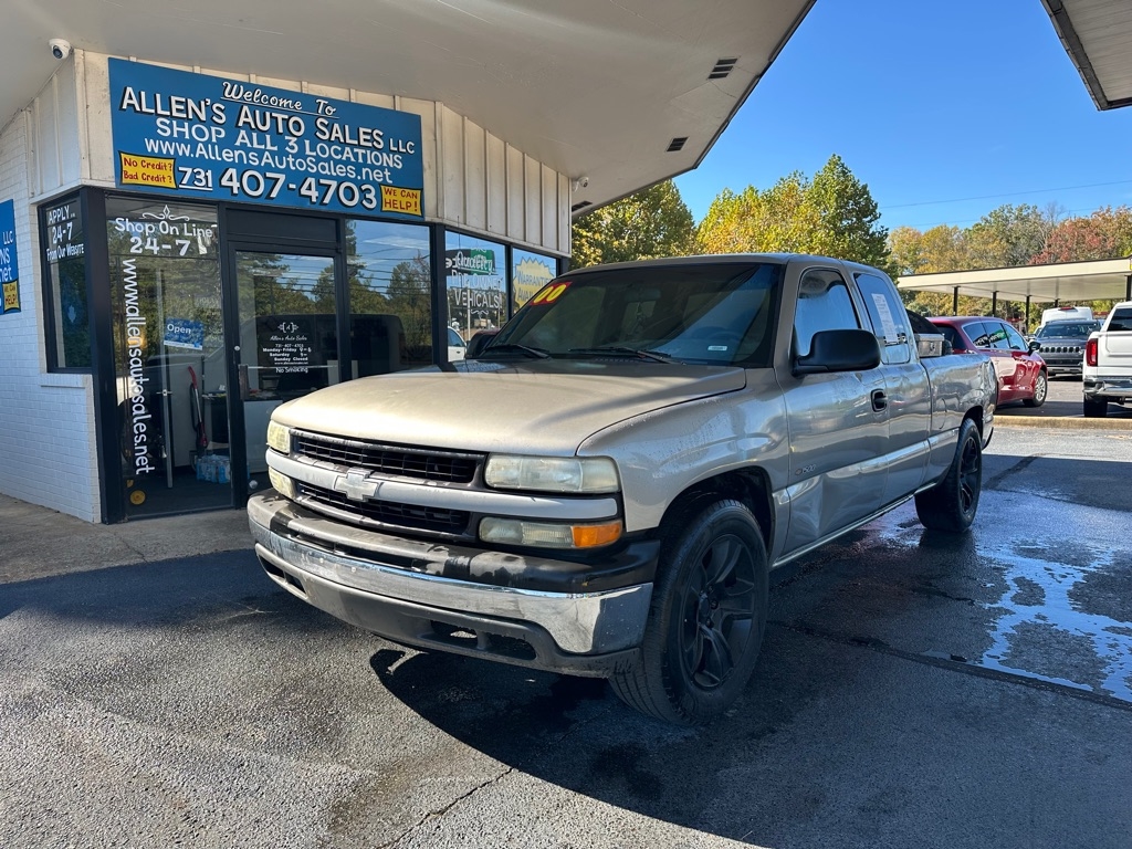 2000 Chevrolet Silverado 1500 LS Ext. Cab 3-Door Long Bed 2WD