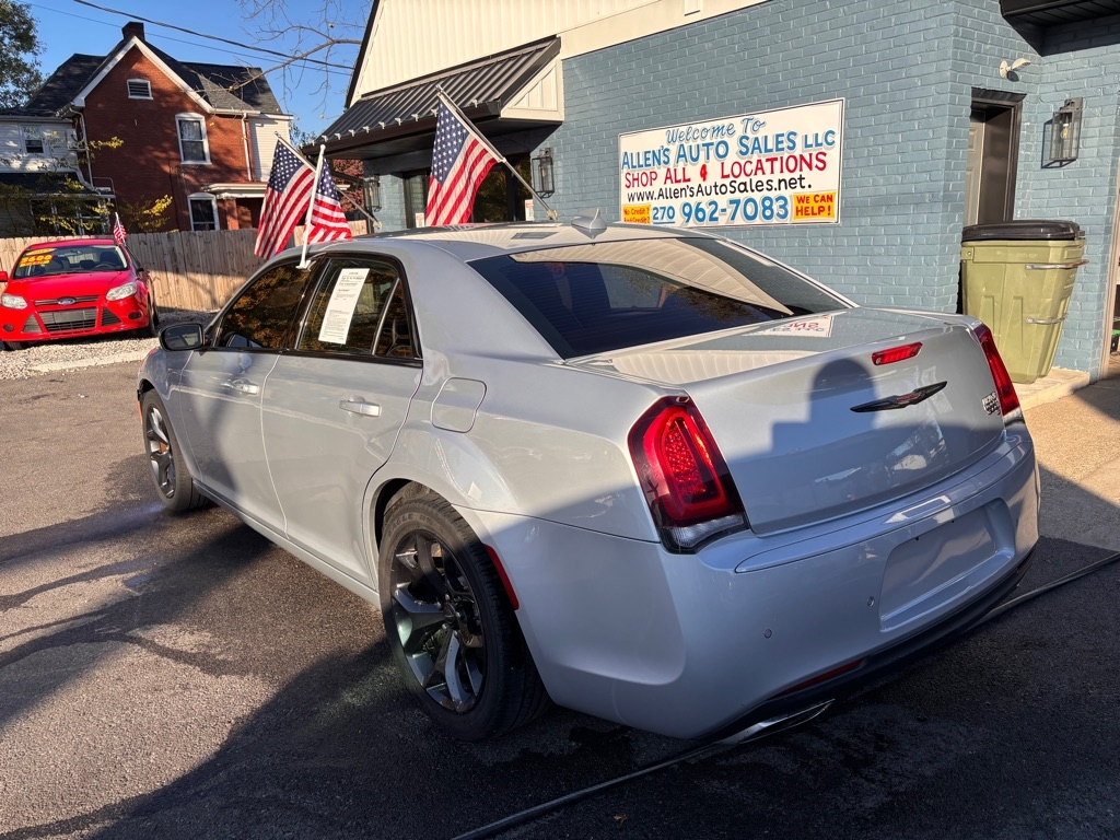 Chrysler 300 S V6 RWD 2021