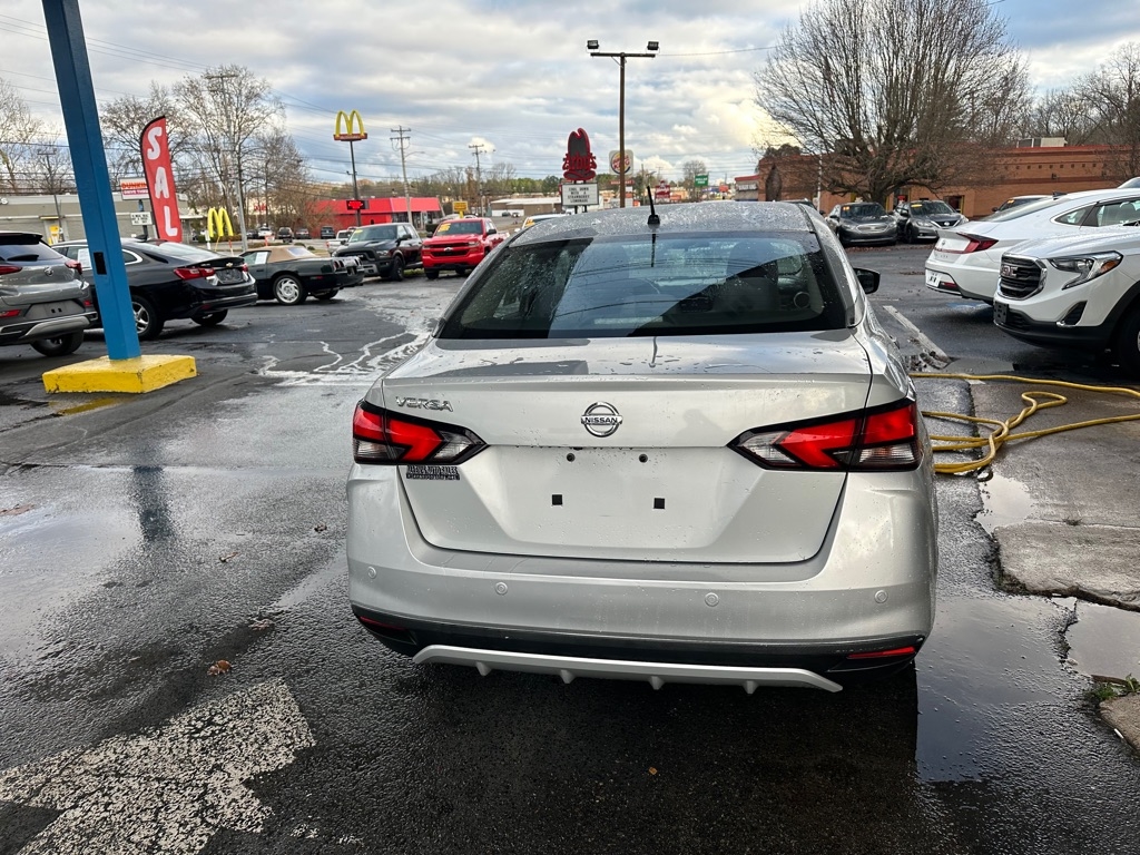 Nissan Versa S CVT 2020