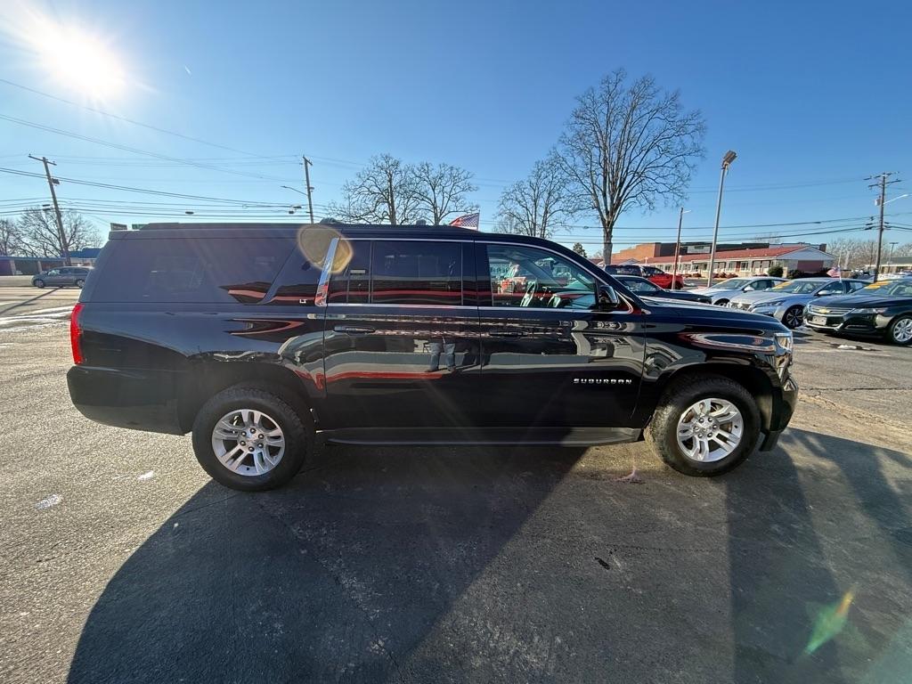 Chevrolet Suburban LT 4WD 2017