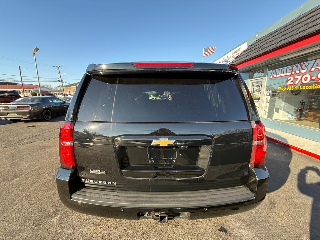 Chevrolet Suburban LT 4WD 2017