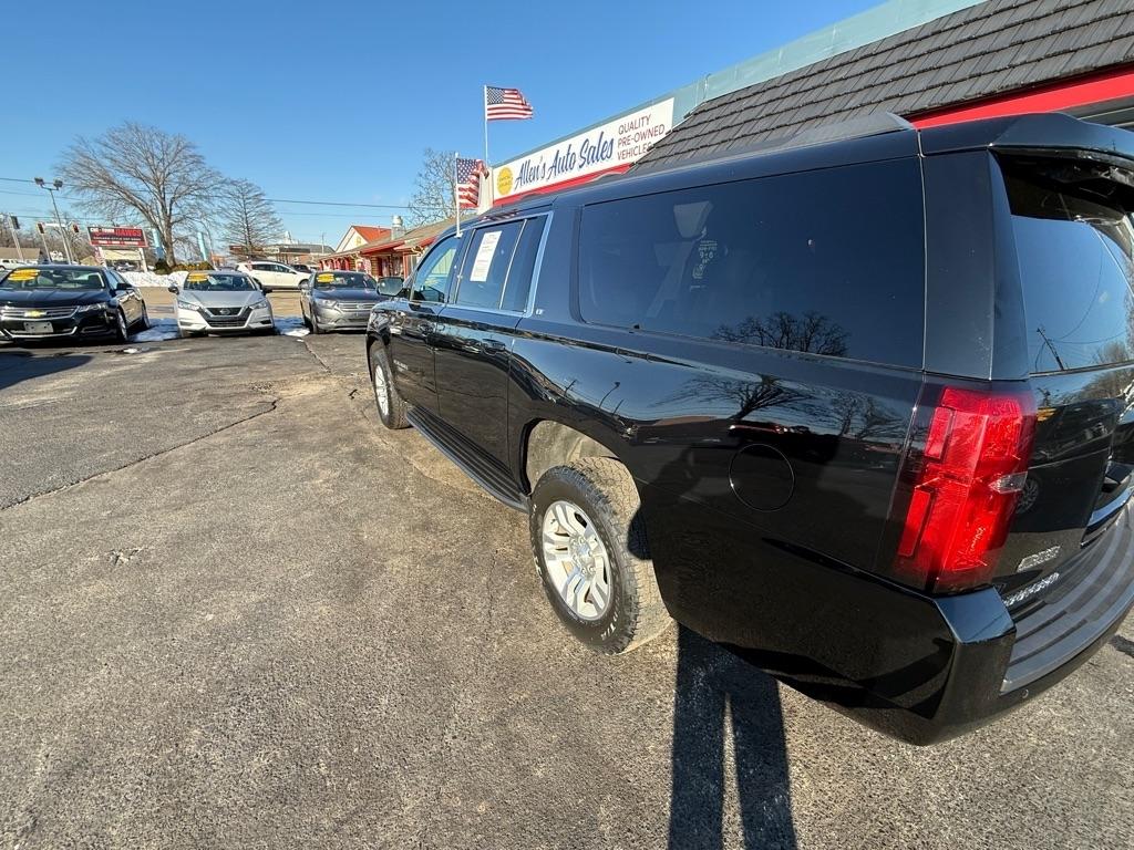 Chevrolet Suburban LT 4WD 2017