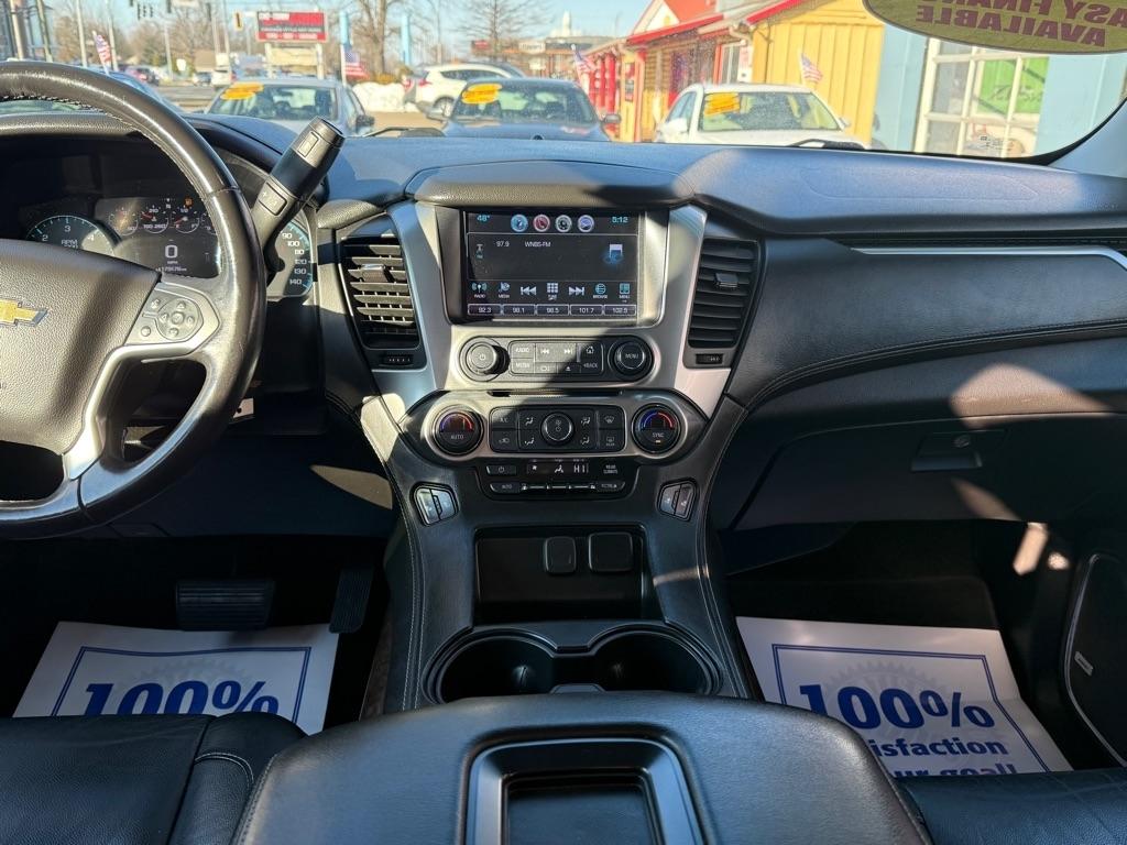 Chevrolet Suburban LT 4WD 2017