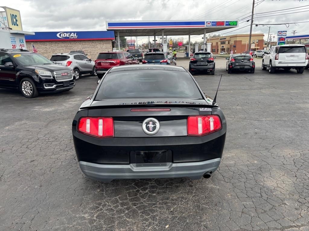 Ford Mustang V6 Coupe 2010