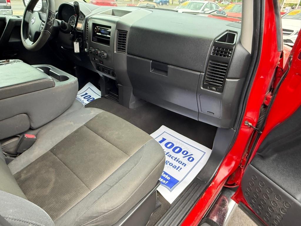 Nissan Titan XE Crew Cab 4WD SWB 2008