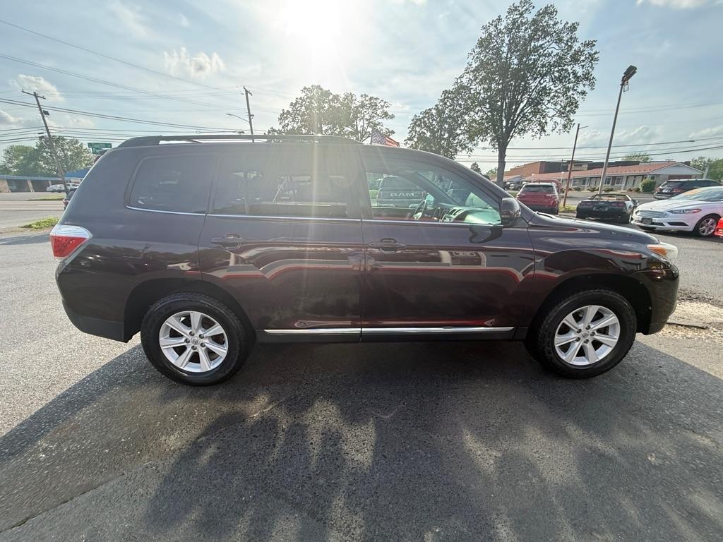 Toyota Highlander Base 2WD V6 2013