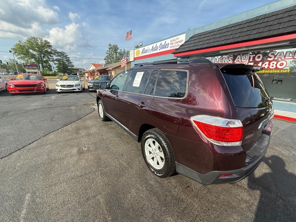 Toyota Highlander Base 2WD V6 2013