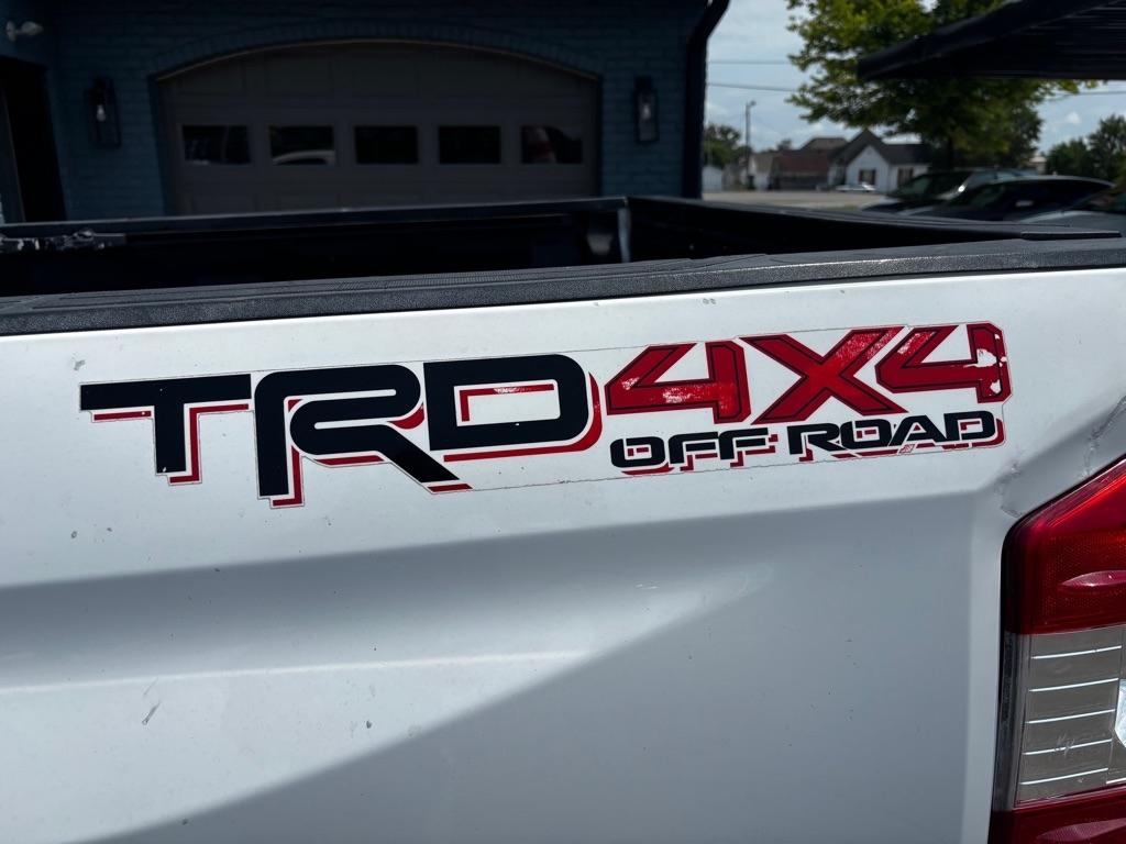 Toyota Tundra Limited 5.7L FFV Double Cab 4WD 2016