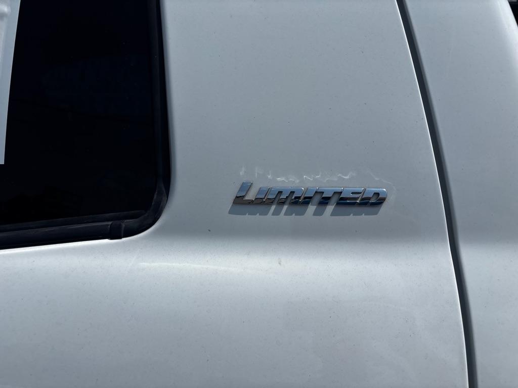 Toyota Tundra Limited 5.7L FFV Double Cab 4WD 2016