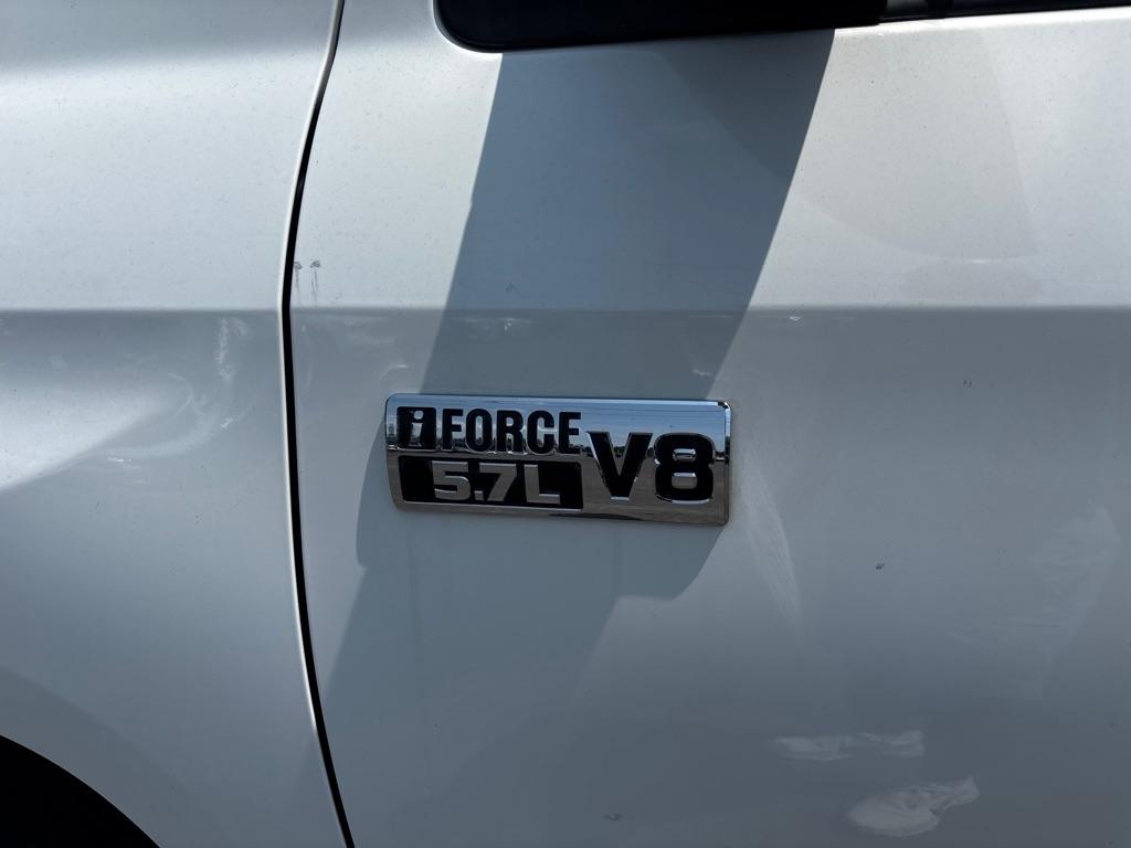 Toyota Tundra Limited 5.7L FFV Double Cab 4WD 2016
