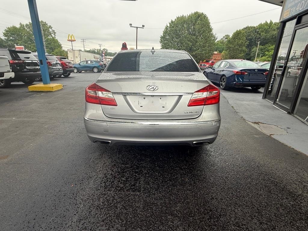 Hyundai Genesis 3.8L 2013