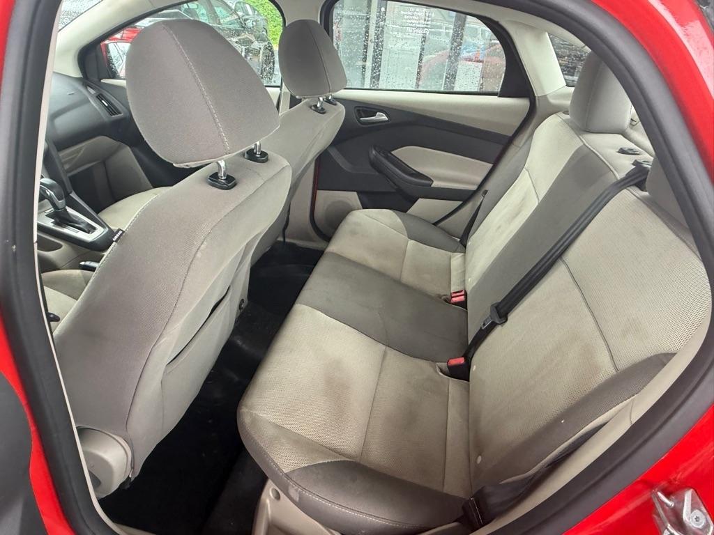 Ford Focus SE Sedan 2014
