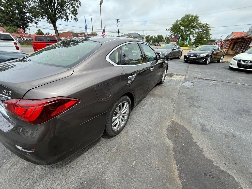 Infiniti Q70 3.7 2017