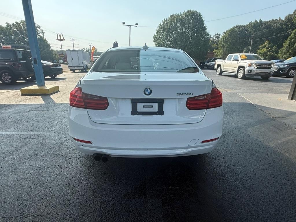 BMW 3-Series 328i Sedan 2013