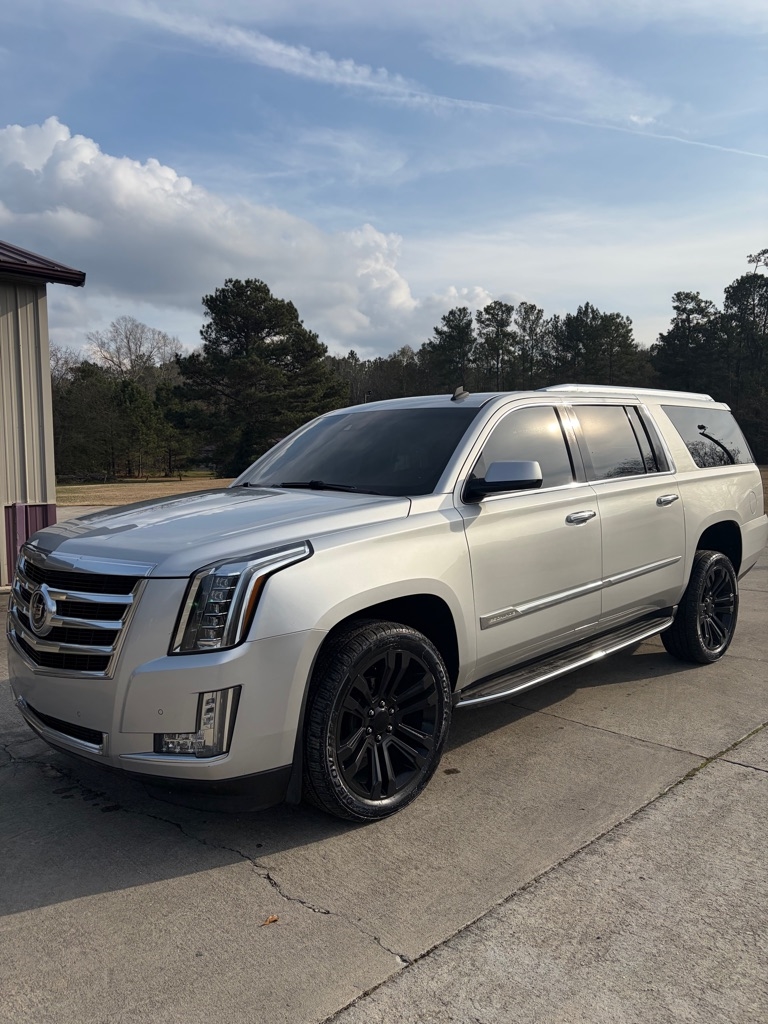 2015 Cadillac Escalade ESV Premium's photo