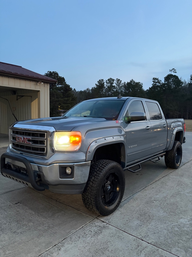 2015 GMC Sierra 1500 SLE's photo
