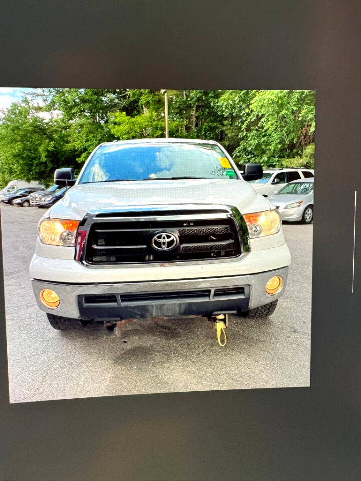 2013 Toyota Tundra Double Cab photo 2