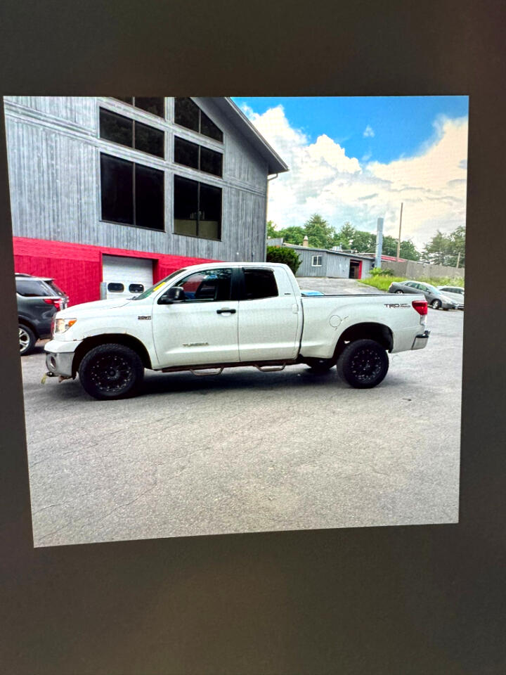 2013 Toyota Tundra Double Cab photo 5
