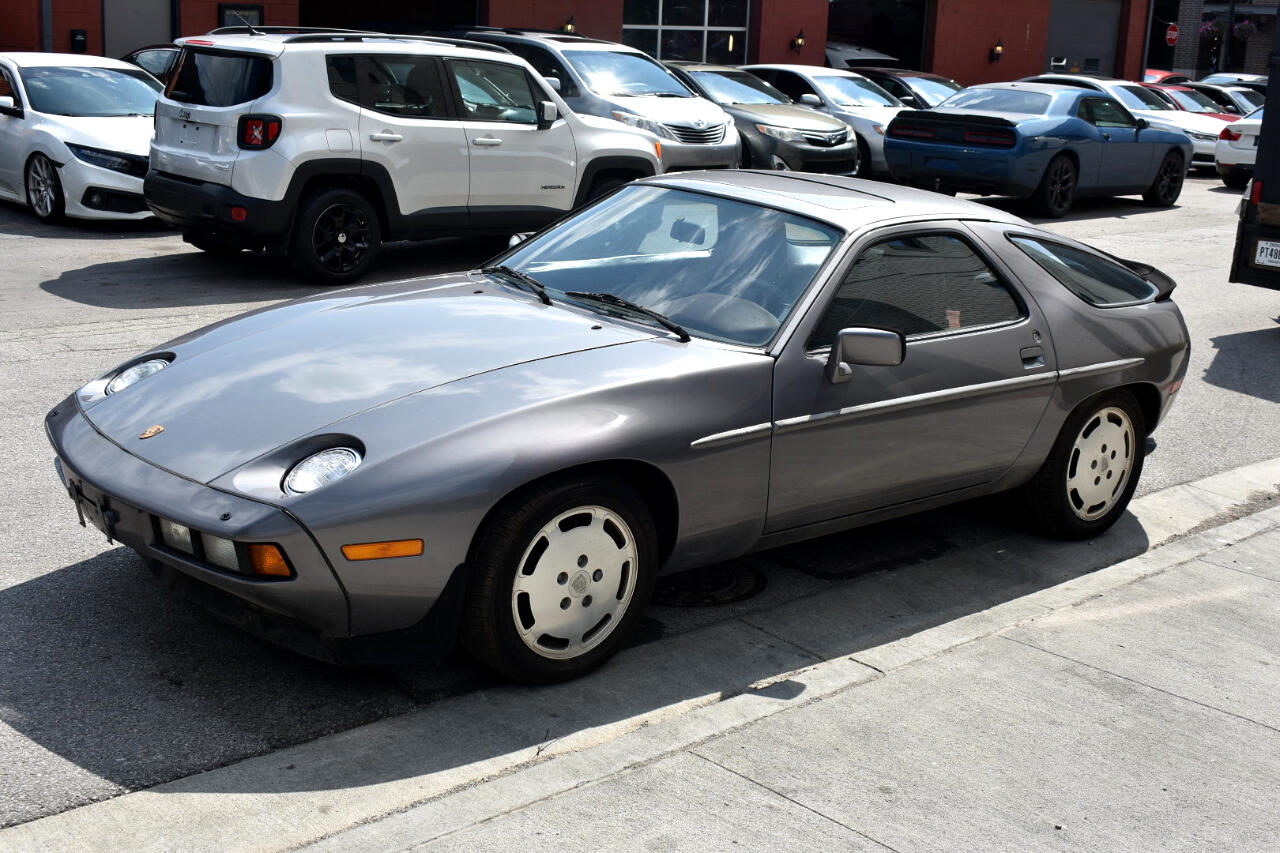 1986 Porsche 928 photo 2