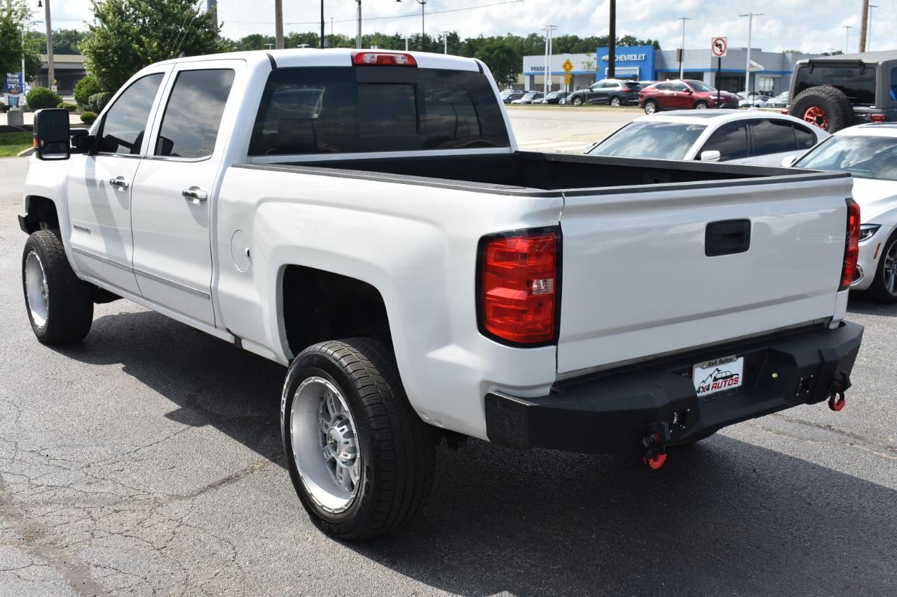 2019 Chevrolet Silverado 2500HD LTZ - Photo 2