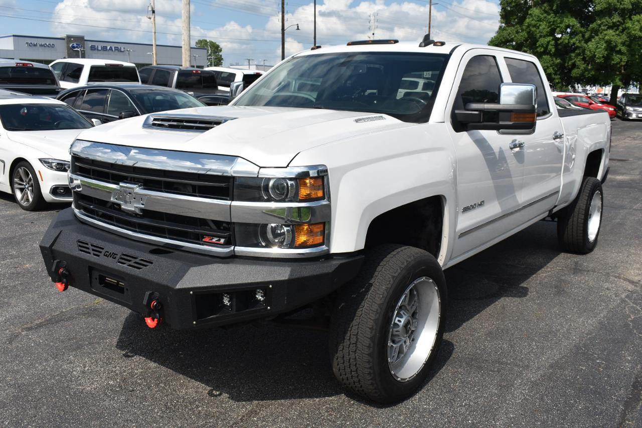 2019 Chevrolet Silverado 2500HD LTZ - Photo 3