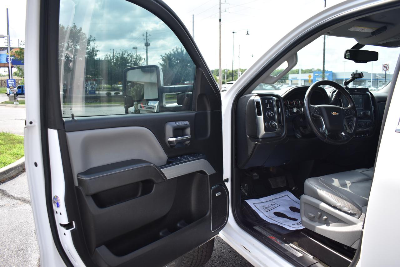2019 Chevrolet Silverado 2500HD LTZ - Photo 9