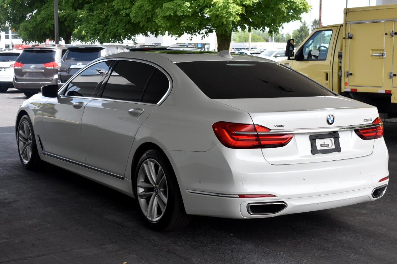 2019 Bmw 750i / B7 xDrive Sedan photo 2