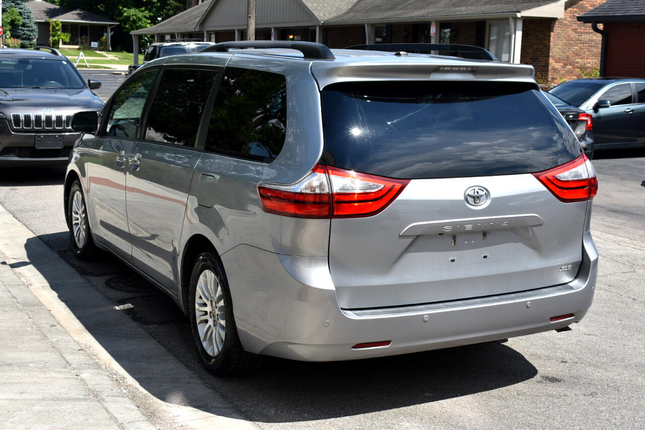 Image of 2017 Toyota Sienna