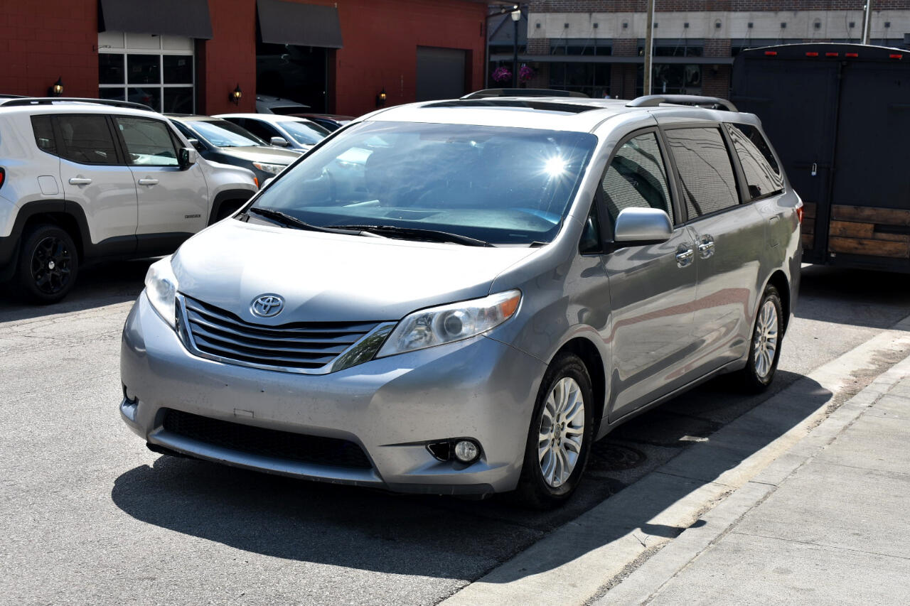 Image of 2017 Toyota Sienna