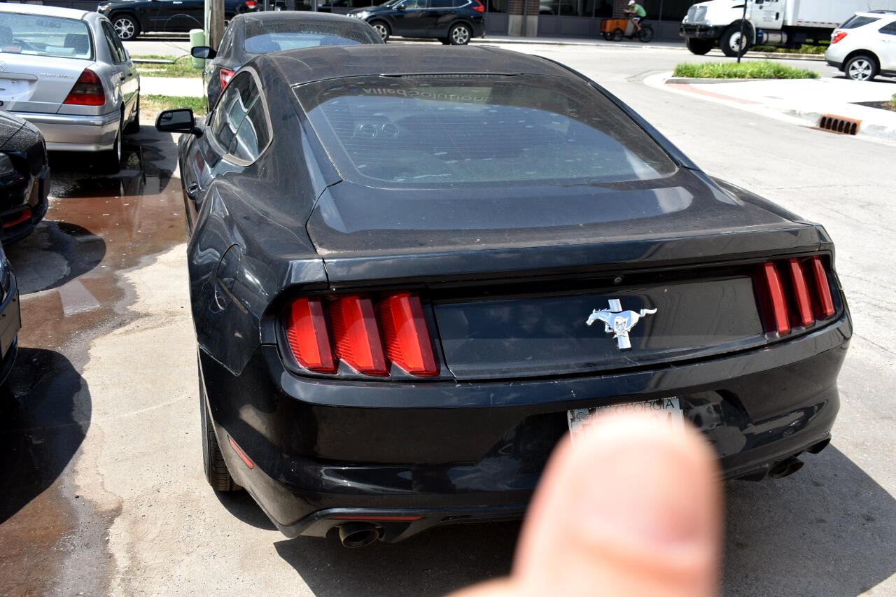 2017 Ford Mustang V6 photo 2