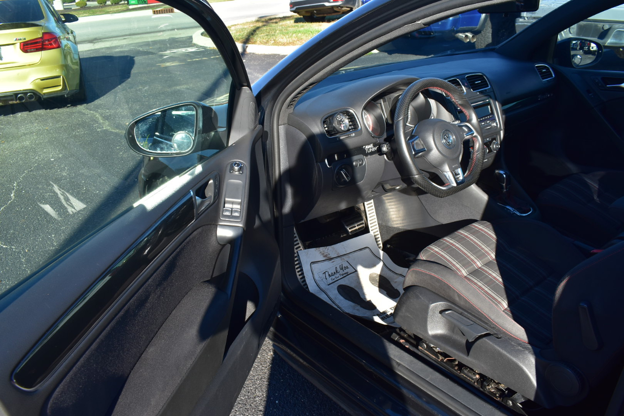 Volkswagen GTI 2-door 2012