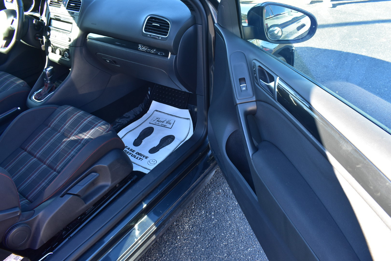 Volkswagen GTI 2-door 2012