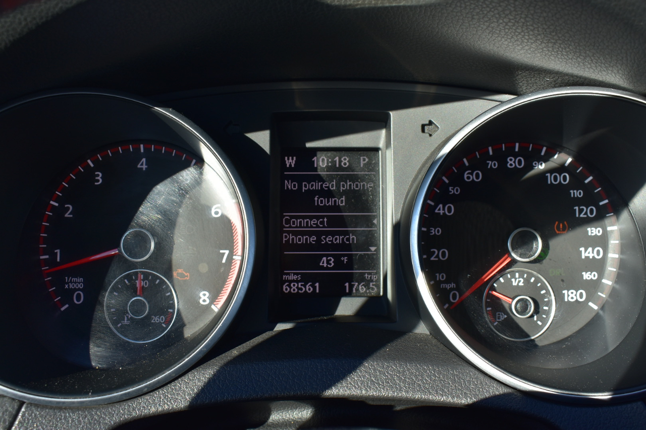 Volkswagen GTI 2-door 2012