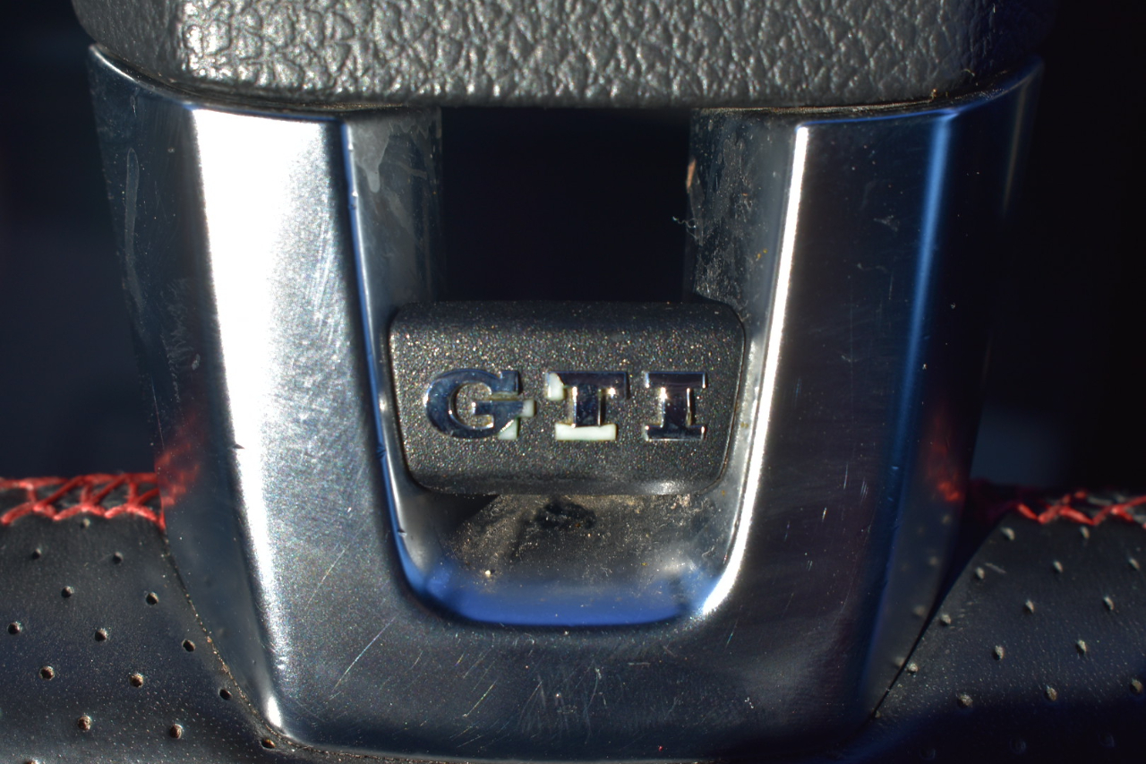 Volkswagen GTI 2-door 2012