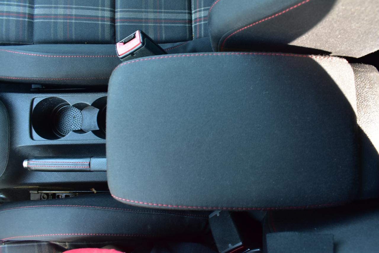 Volkswagen GTI 2-door 2012