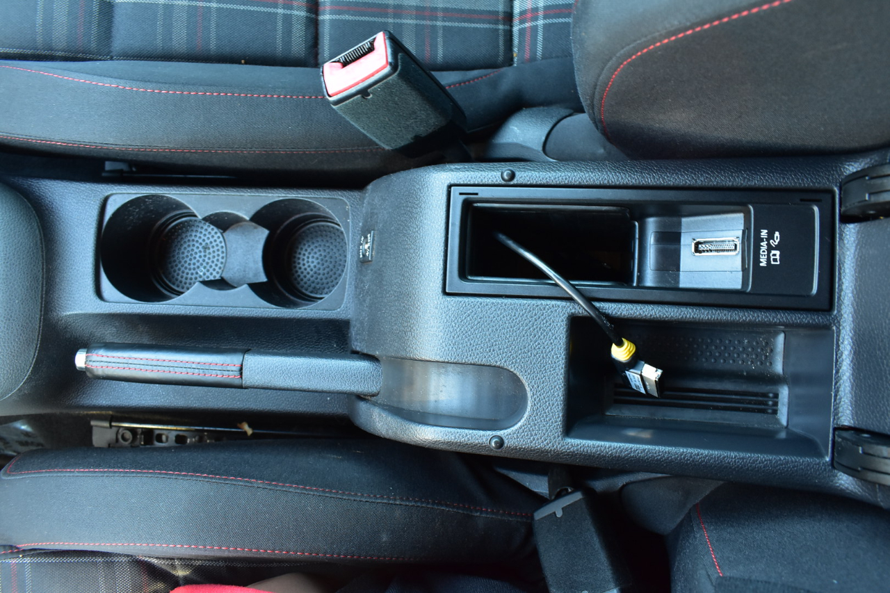 Volkswagen GTI 2-door 2012