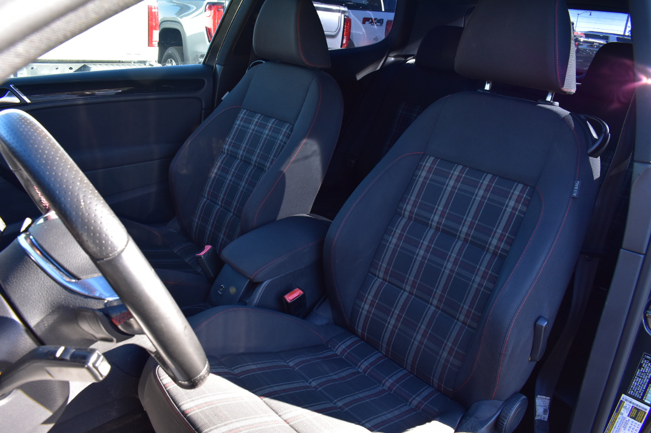 Volkswagen GTI 2-door 2012