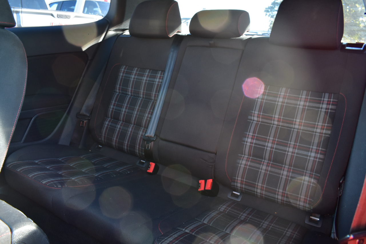Volkswagen GTI 2-door 2012