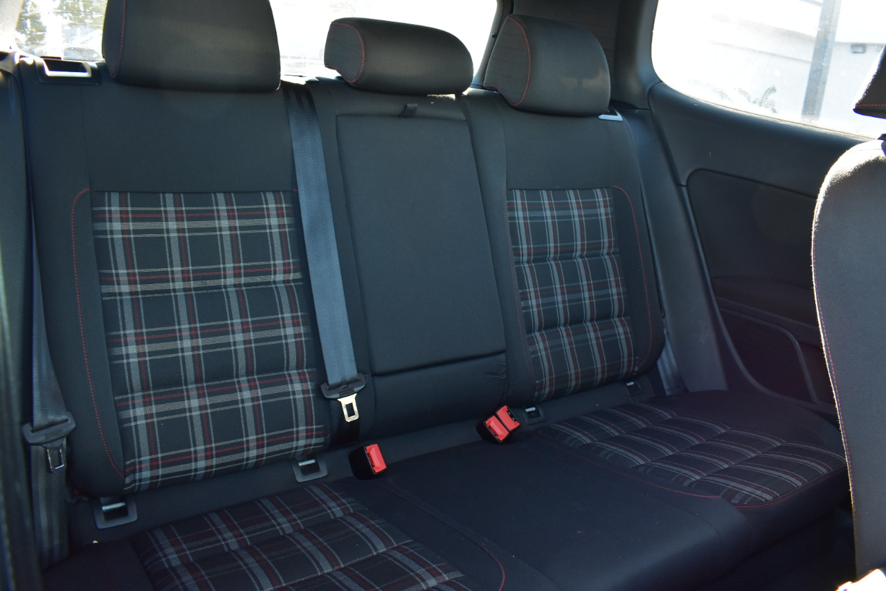 Volkswagen GTI 2-door 2012