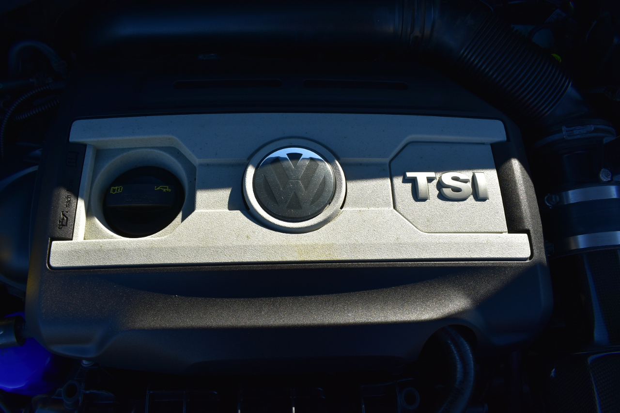Volkswagen GTI 2-door 2012