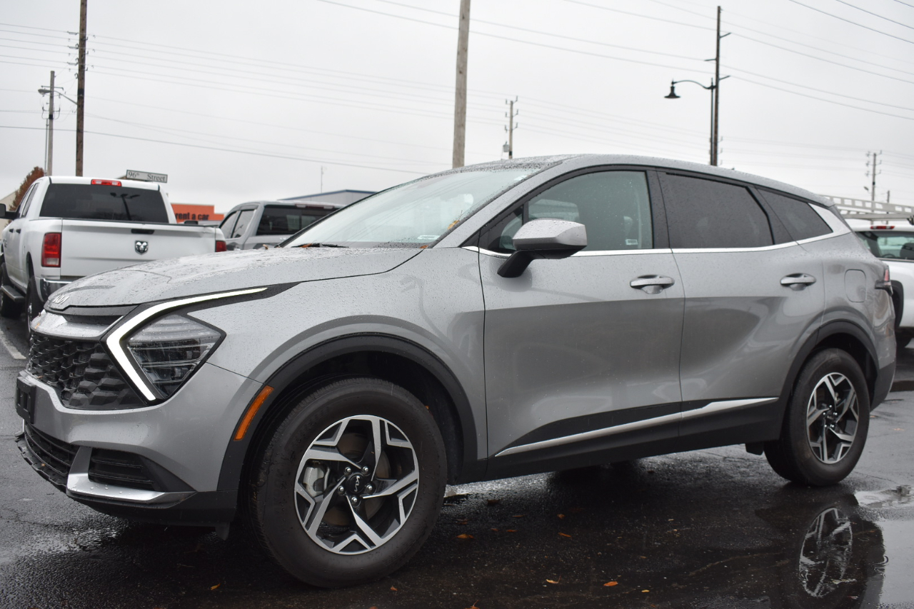 2023 Kia Sportage LX photo 2