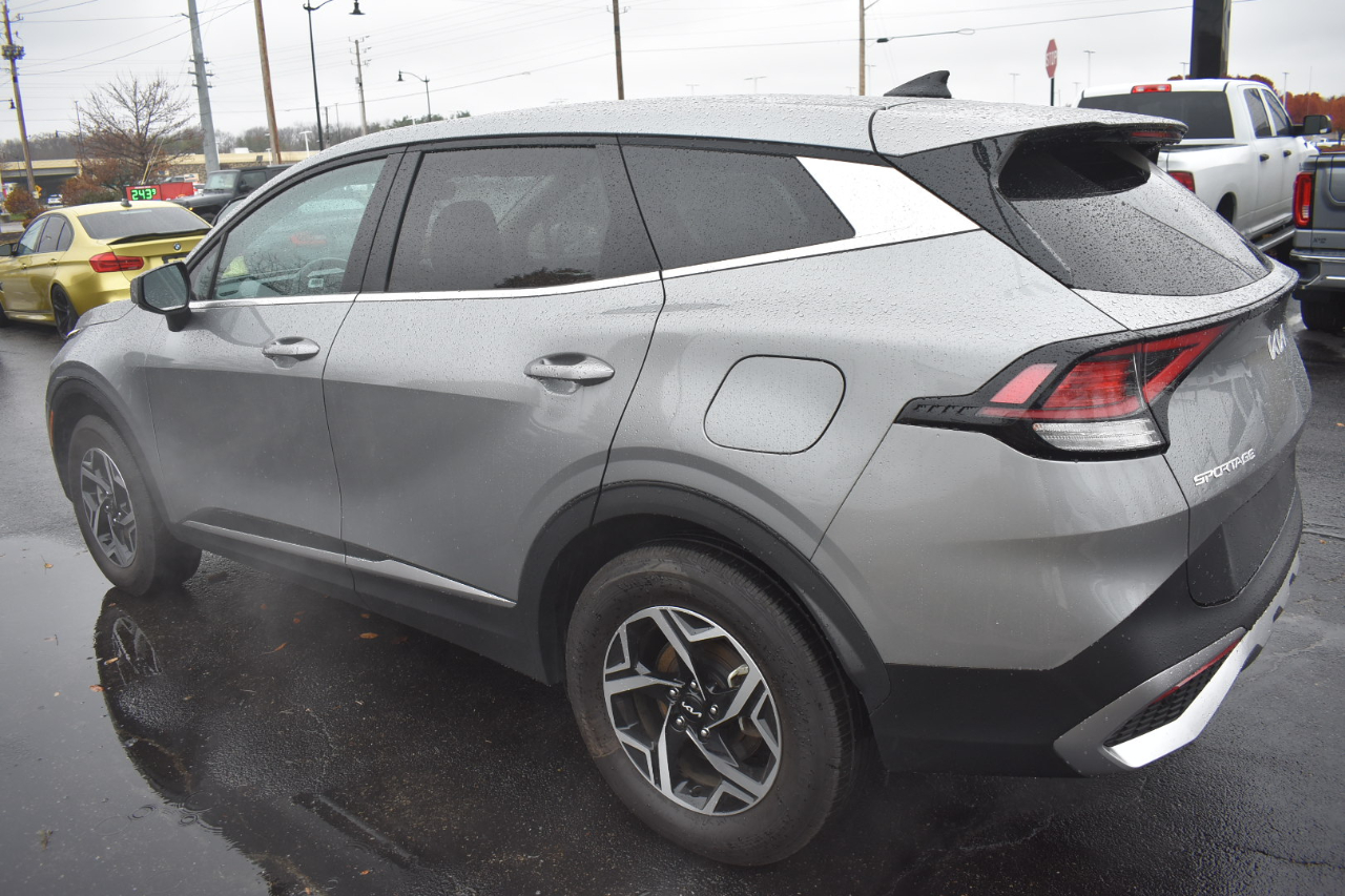 2023 Kia Sportage LX photo 3