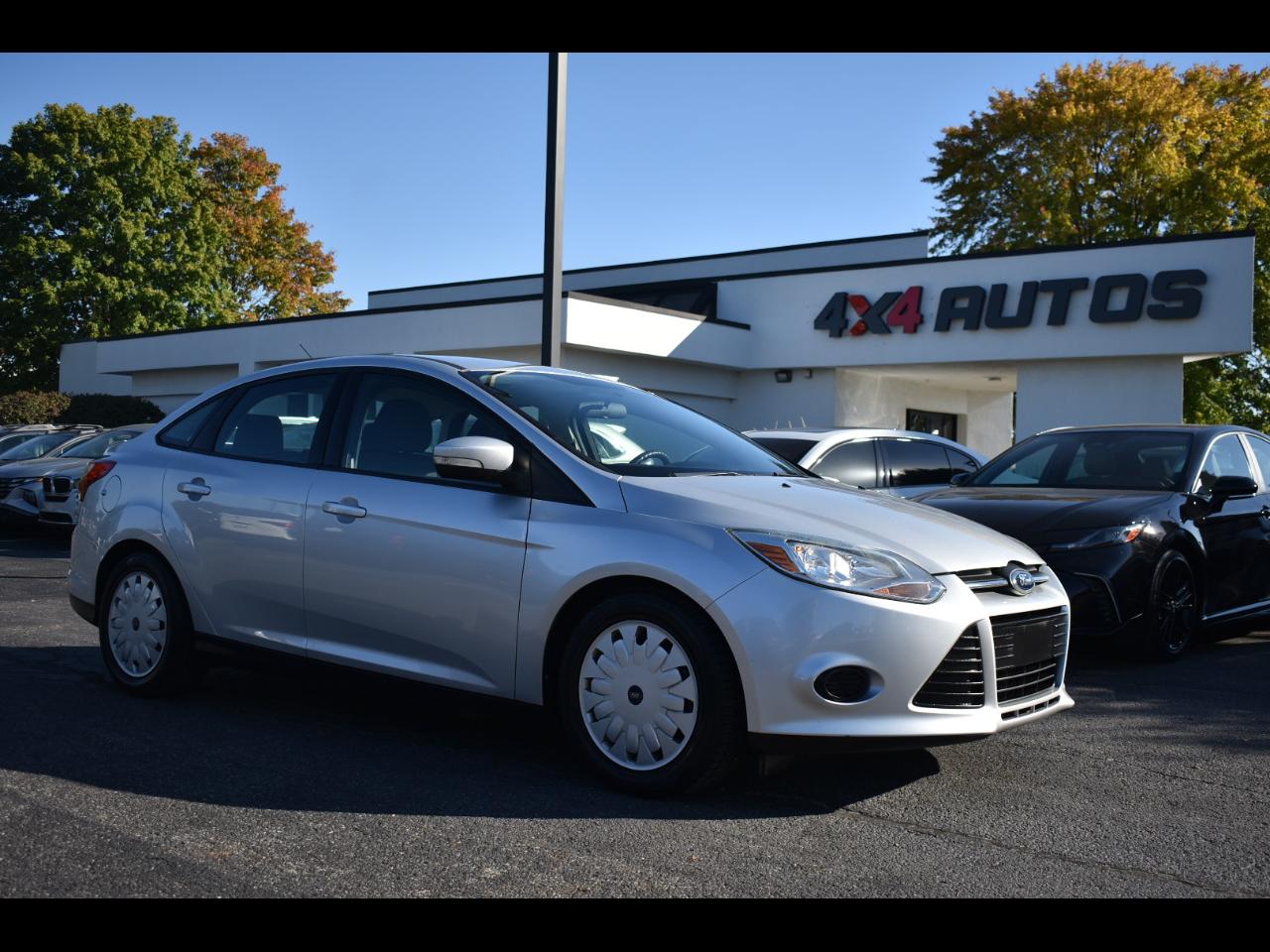 Silver 2014 Ford Focus Sedan Front-Wheel Drive Automatic