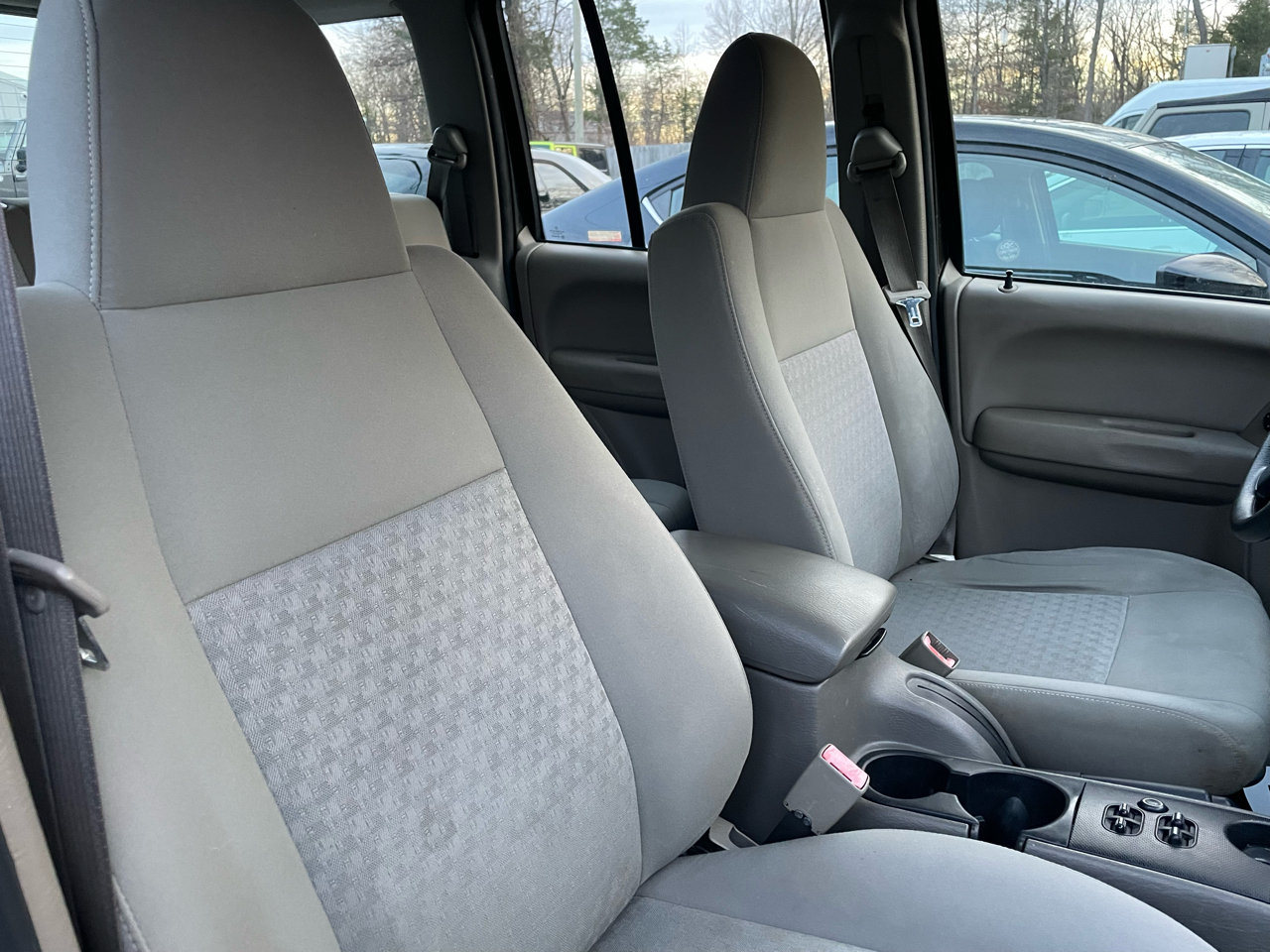 Jeep Liberty Sport 2WD 2006