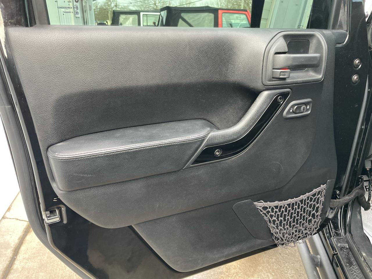 Jeep Wrangler Unlimited Sahara 4WD 2015