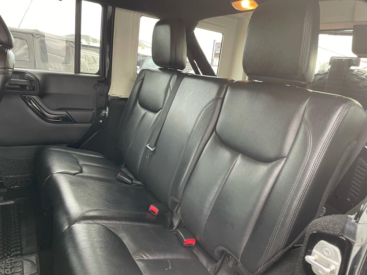 Jeep Wrangler Unlimited Sahara 4WD 2015