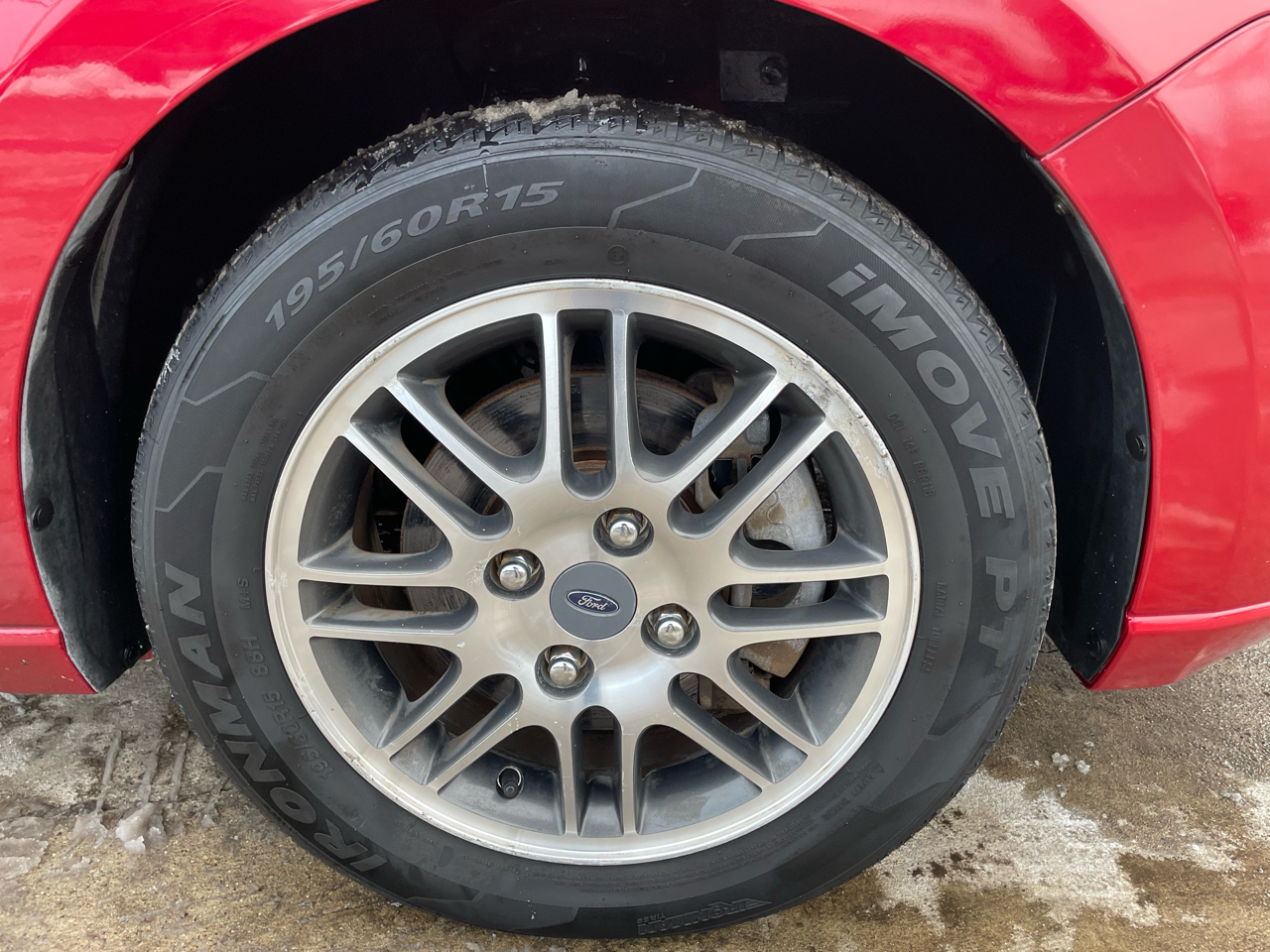 Ford Focus SE Sedan 2011