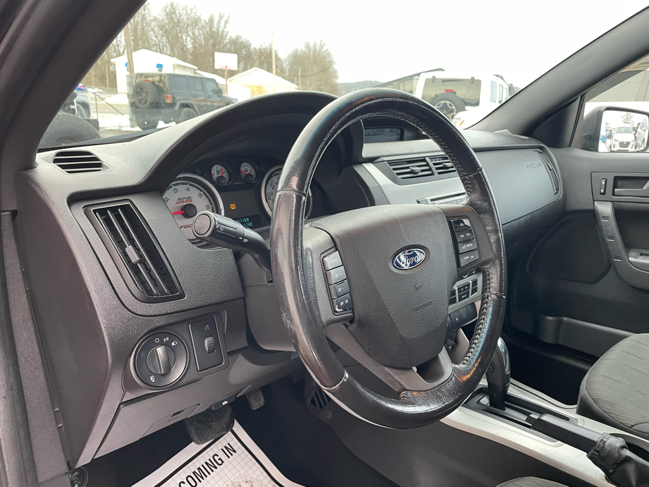 Ford Focus SE Sedan 2011