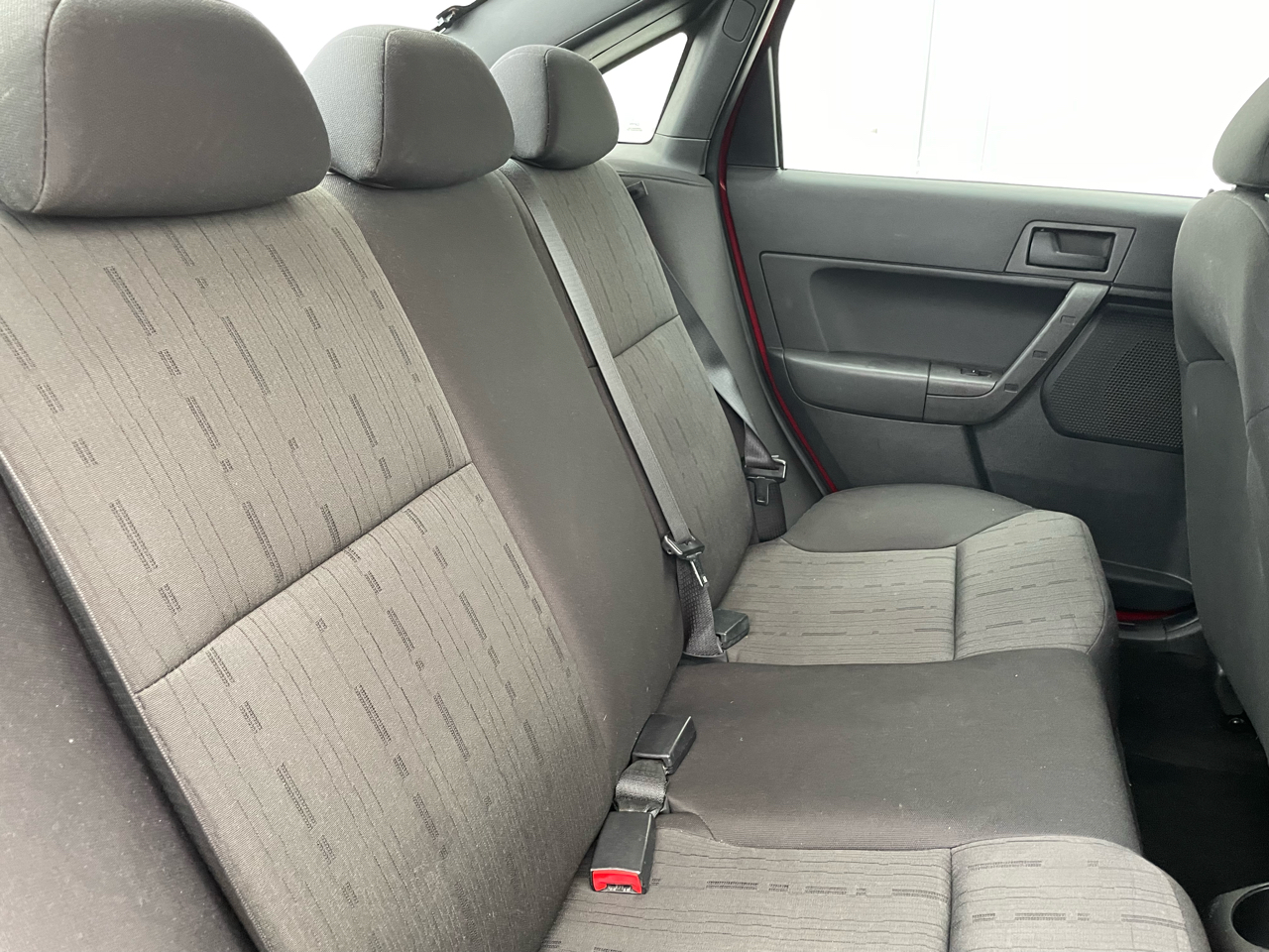 Ford Focus SE Sedan 2011